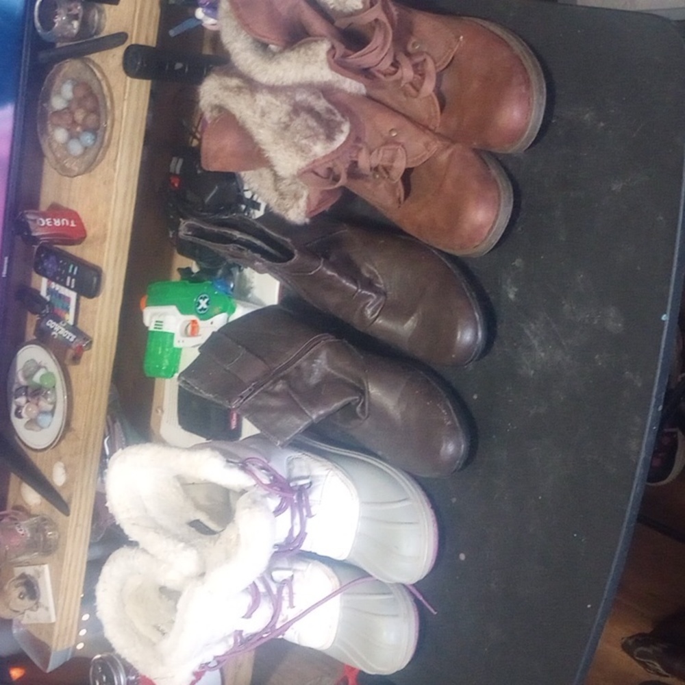 Women boots size 9, 9 1/2, 8